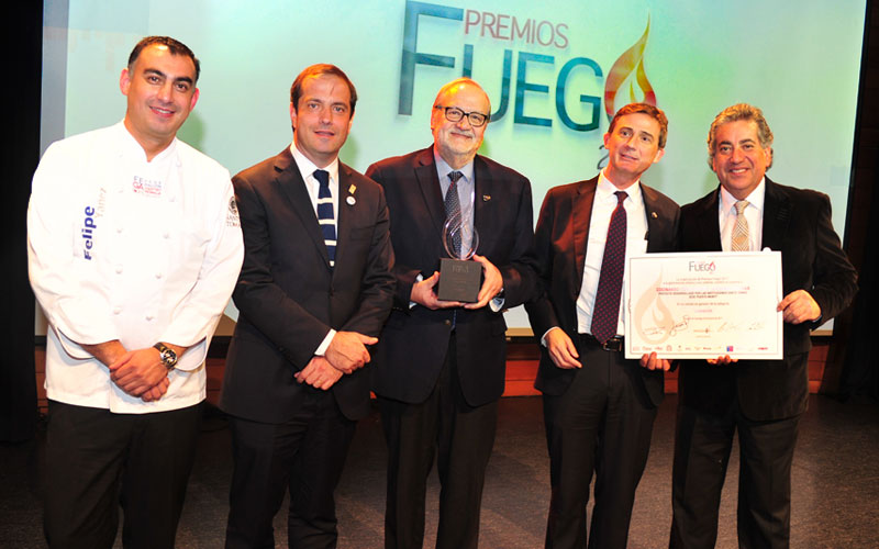 Santo Tomás recibe Premio a la Innovación Gastronómica con proyecto "La Huerta del Mar"